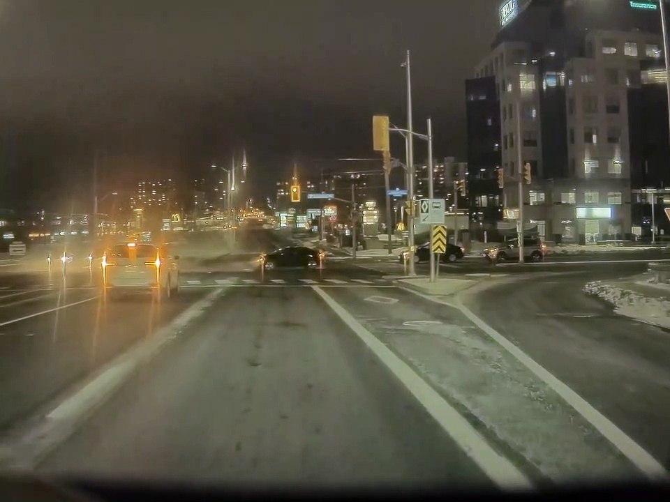 Car Fleeing Police in Speed Chase Runs Red Ligh...