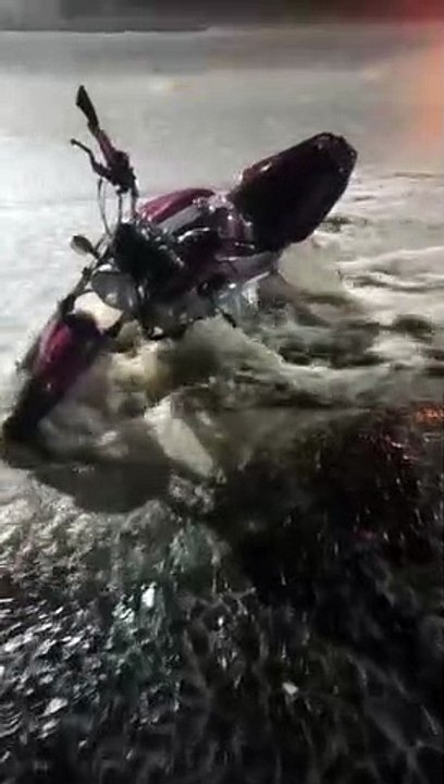Enxurrada causa estragos em Três Barras