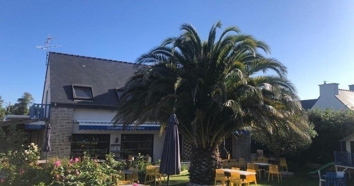 En Bretagne, il porte plainte contre la crêperie voisine à cause de l'odeur des crêpes