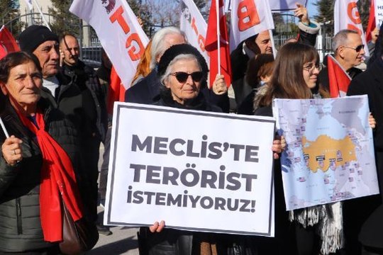 TGB ve TLB'den Anayasa Mahkemesi önünde 'HDP' eylemi