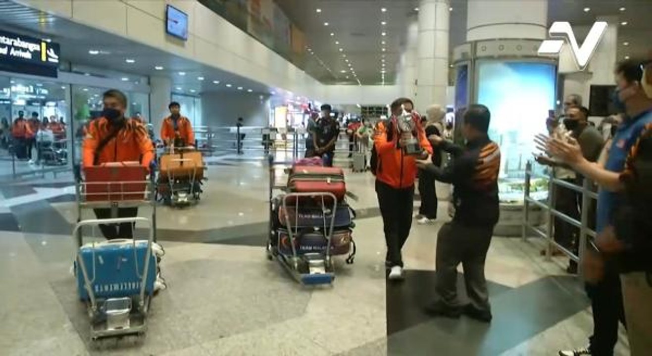 Skuad bowling negara selamat tiba di tanah air susulan kejayaan membanggakan di Kejohanan Asia