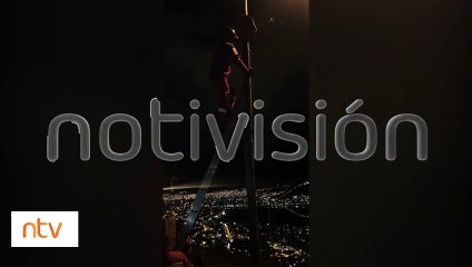 "¡Salvaron a un michi!": Bomberos rescató a gatito atrapado en un poste