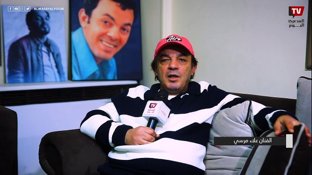 بحب ياسمين عز وبحترم اراءها ومبحبش رضوى الشربيني