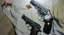 Pomigliano d'Arco (NA) - Blitz dei carabinieri nel rione 219: trovate armi e droga (19.01.23)