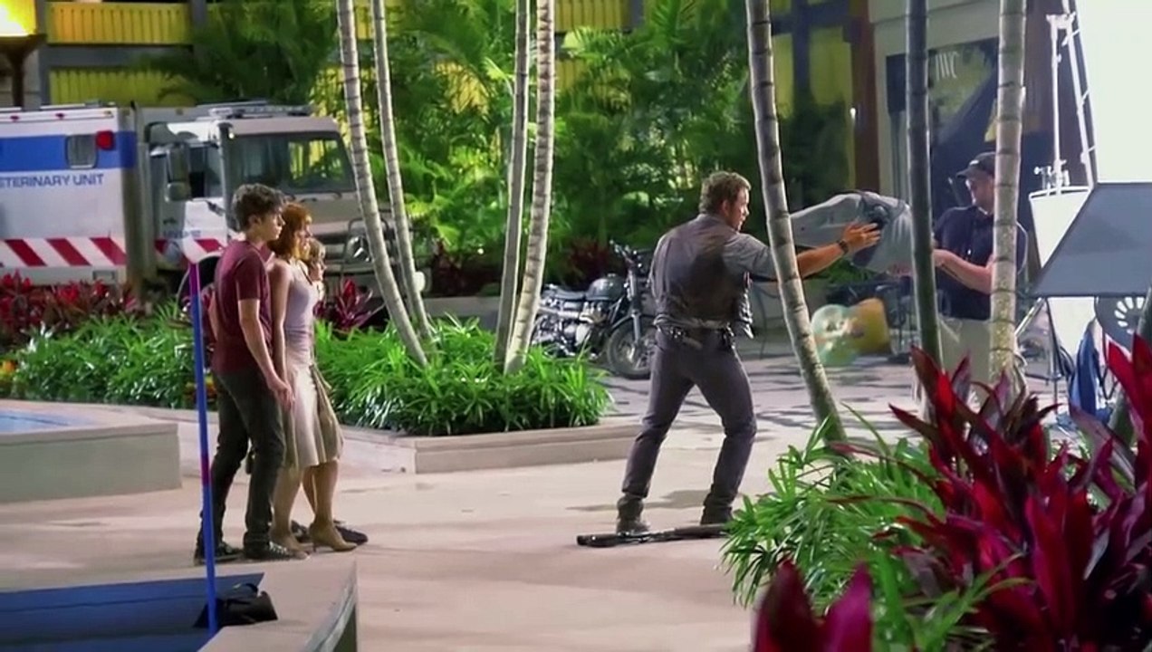 The dinosaurs of Jurassic World as you've never seen them, from behind the scenes! 