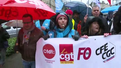 Huelgas masivas y manifestaciones en Francia contra reforma de las pensiones