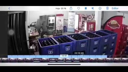 Ladrão leva uma baita surra