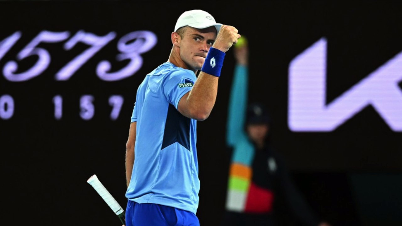 Open d'Australie 2023 - Enzo Couacaud : "Je suis très bon enfant, très joueur, j'ai pris énormément de plaisir à entrer sur la Rod Laver Arena"