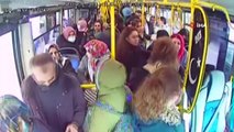 Otobüs şoförü tartıştığı yolculara küsüp kontak kapattı: 