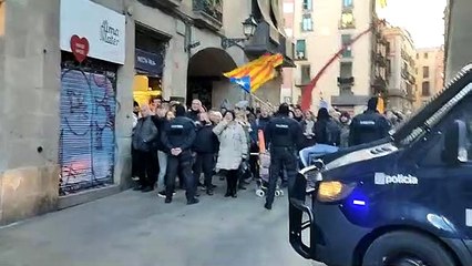 Protesta al Born contra la visita de Sánchez i Macron al Museu Picasso