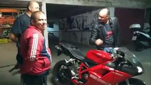 Mecânicos dão grande baile a dono de Ducati