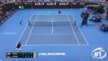 Malgré un tweener, Zverev surpris par le toucher de Mmoh