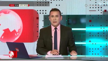 Hacinamiento en la carrera de Derecho: alumnos pasan clases en los pasillos