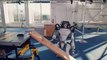 Un robot de Boston Dynamics aide un ouvrier sur un chantier