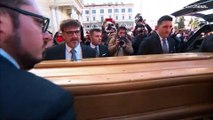 Gina Lollobrigida: funerali con figlio, nipote, ex marito e tanti fan