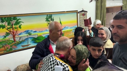 إسرائيل تفرج عن الأسير ماهر يونس بعد أن أمضى أربعين عاماً في سجونها