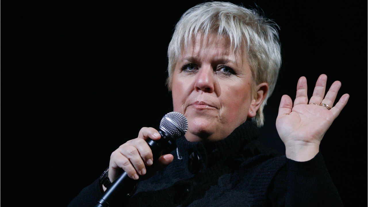 GALA VIDEO - Les Enfoirés 2023 - Mimie Mathy en larmes sur scène, ce discours bouleversant face au public