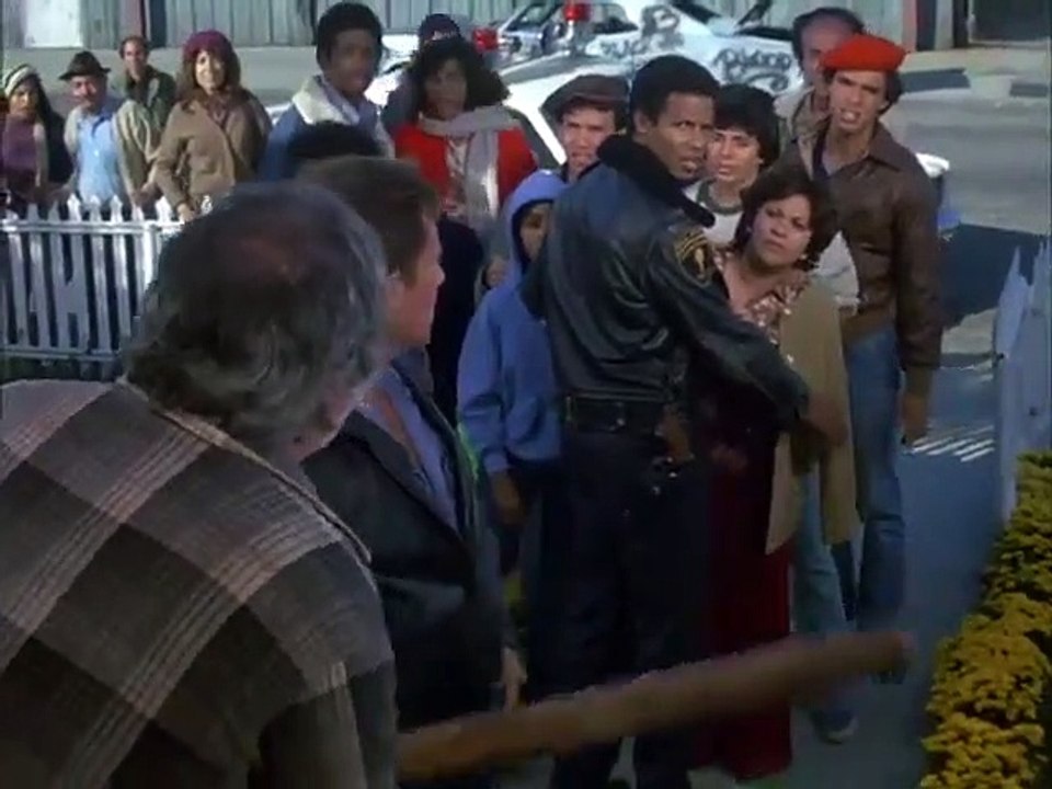 Hill Street Blues - Se2 - Ep03 - The Last White Man on East Ferry Avenue HD Watch