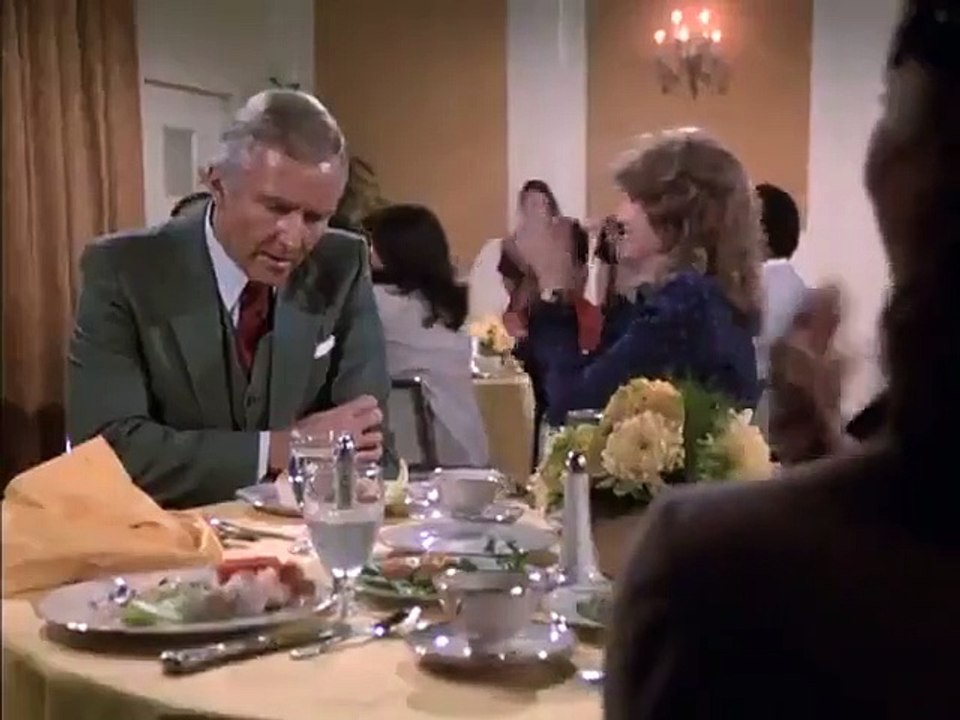 Hill Street Blues - Se2 - Ep07 - Chipped Beef HD Watch