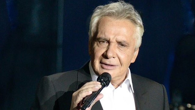 GALA VIDEO - “J’ai fait une connerie !” : Michel Sardou torturé par les remords, cette phrase qu’il regrette…