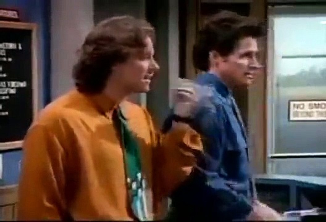 Sports Night - Se2 - Ep20 - Bells And A Siren HD Watch