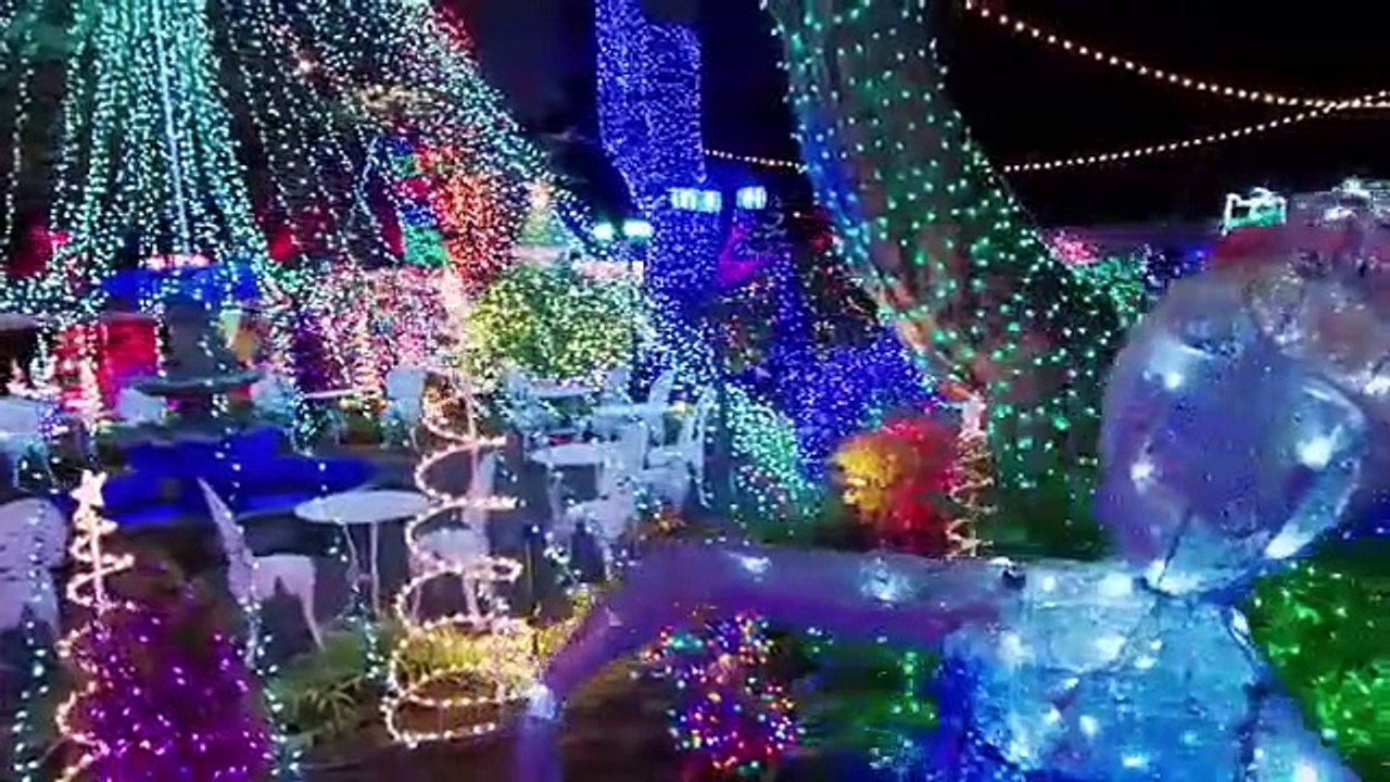 The Great Christmas Light Fight - Se7 - Ep01 HD Watch