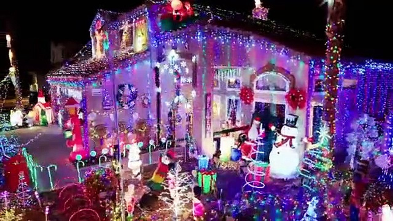 The Great Christmas Light Fight - Se7 - Ep05 HD Watch