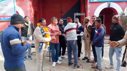 जेल प्रहरियों ने मनाई खुशियां, अनशन किया खत्म