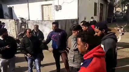 पशु पकडऩे गई निगम टीम के साथ तबेला संचालक ने किया विवाद