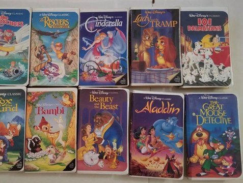 Il utilise 11 conteneurs pour construire sa maison de rêve de 230m2