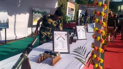 SURAT VIDEO NEWS : पुलिस परेड़ ग्राउन्ड में बीएसएफ ने किया हथियारों का प्रदर्शन