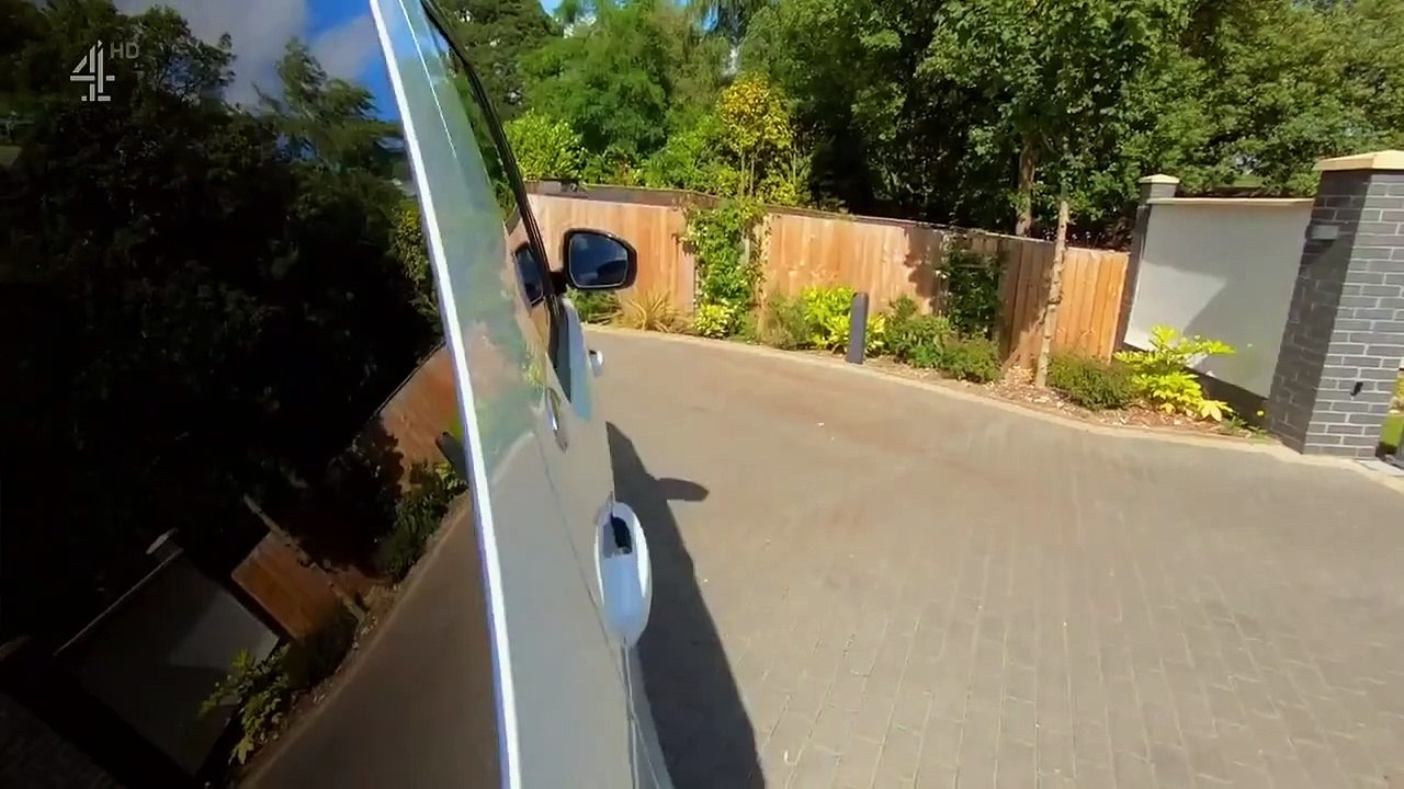 Celebrity Hunted - Se3 - Ep02 HD Watch