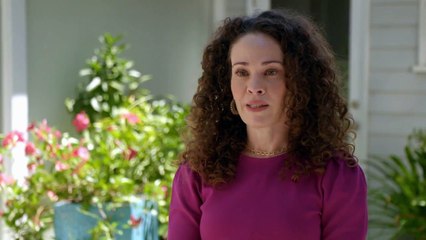 Celebrity IOU - Se2 - Ep02 - Allison Janney Gifts a Showstopper HD Watch