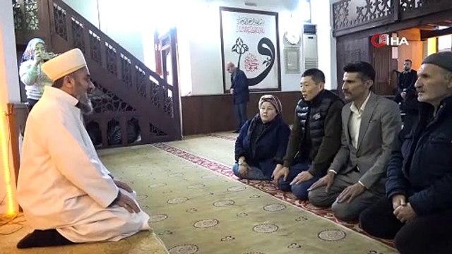 Eşi Müslüman olunca gözyaşlarını tutamadı