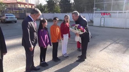 ÖĞRENCİLER KARNELERİNİ ALDI