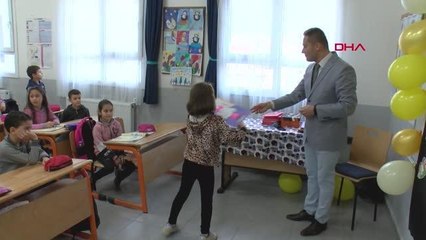 MANİSA'DA 263 BİN ÖĞRENCİ KARNE ALDI