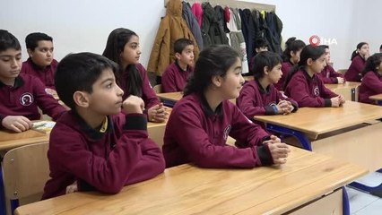 Elazığ'da 129 bin öğrenci karne heyecanı yaşadı