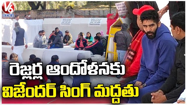 Boxer Vijender Singh Joins Wrestlers Protest At Jantar Mantar _ Delhi _ V6 News