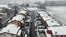 Arriva la prima spruzzata di neve in Lombardia: i tetti imbiancati nel Pavese