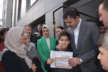BAKAN KURUM'DAN DEPREMZEDE ÇOCUKLARA KARNE HEDİYESİ