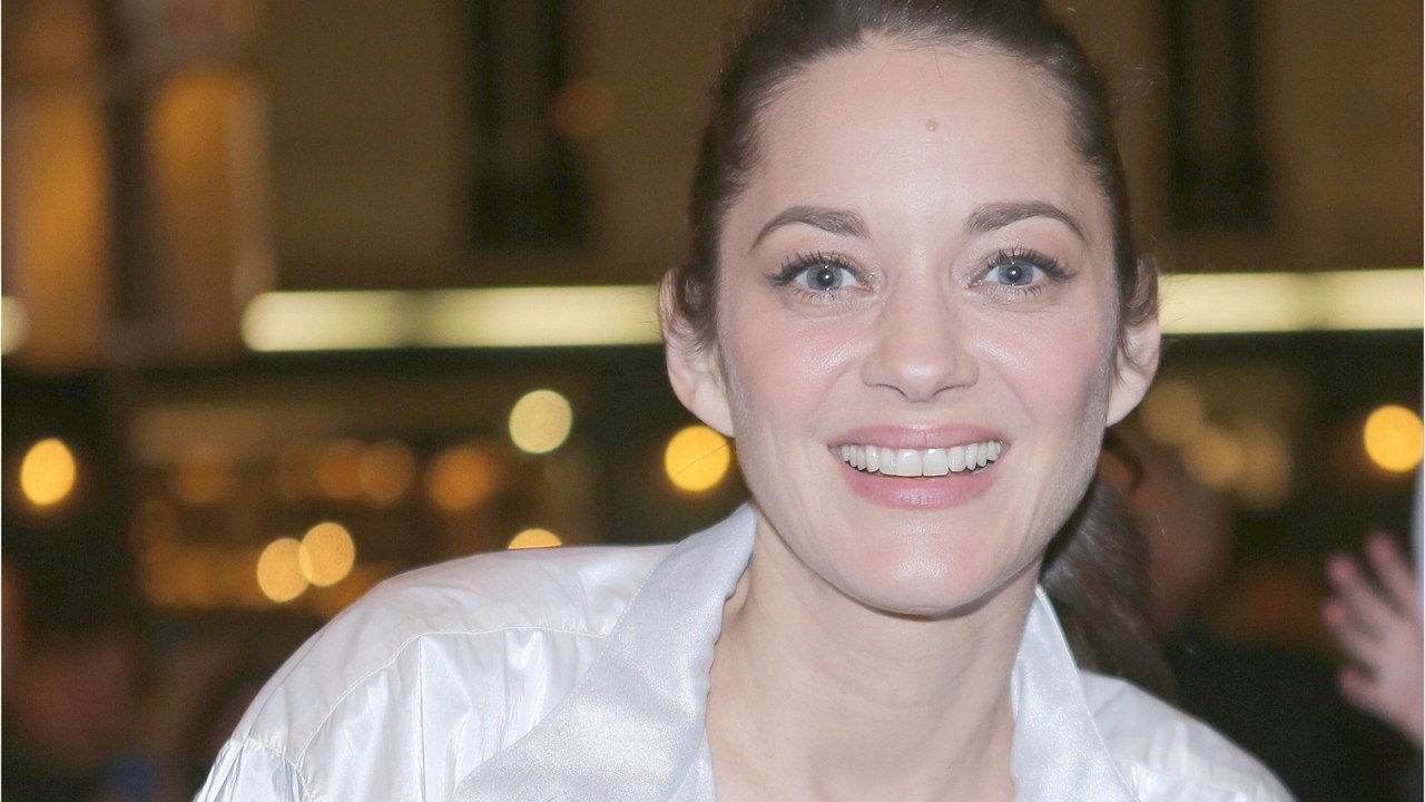 GALA VIDEO - Marion Cotillard pose avec une star du foot : Guillaume Canet réagit avec ironie