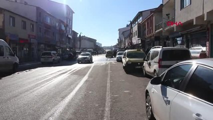 KARLIOVA'DA KAR YAĞMAYINCA BU YIL KARNELERİ VELİLER DEĞİL, ÇOCUKLAR ALDI