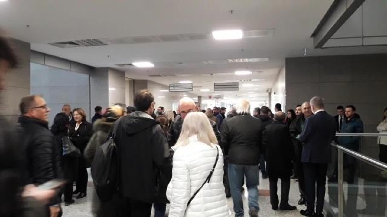 CHP İstanbul İl Örgütü Yöneticilerinin Yargılandığı 'Sabıka Holding Broşürü' Davası 16 Haziran'a Ertelendi
