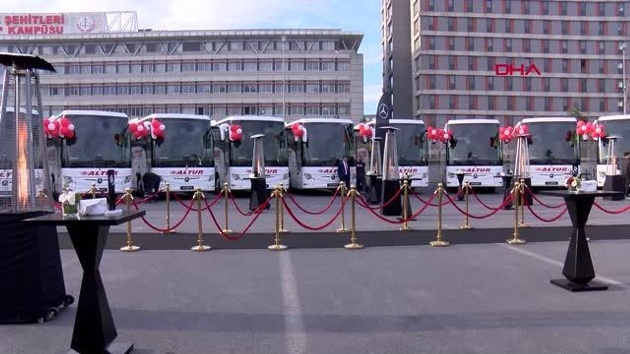 İSTANBUL-ABDURRAHİM ALBAYRAK: ŞAMPİYON GALATASARAY'I BU OTOBÜS İLE TAŞIYACAĞIZ