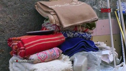 مسن بالبيضاء يبكي بحرقة بعد إفراغه من منزله_ خرجوني الزنقة وولدي مريض ومعنديش فين نمشي