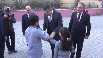 EDİRNE'DE ÖĞRENCİLERİN KARNE HEYECANI