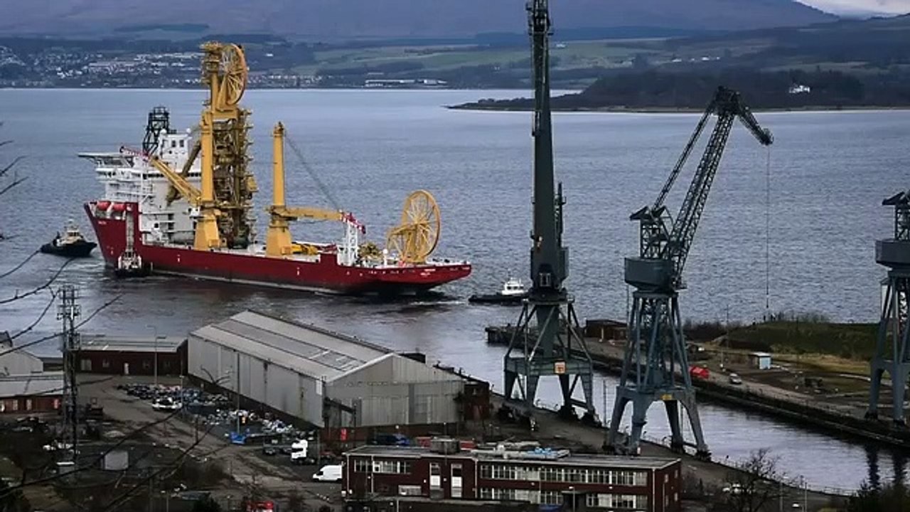 Disasters at Sea - Se3 - Ep06 - Towed Under HD Watch