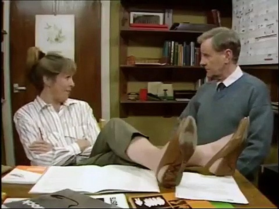 Ever Decreasing Circles - Se4 - Ep06 HD Watch