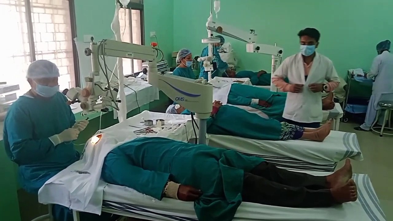 video story मोतियाबिंद के 75 से अधिक मरीजों का हुआ ऑपरेशन