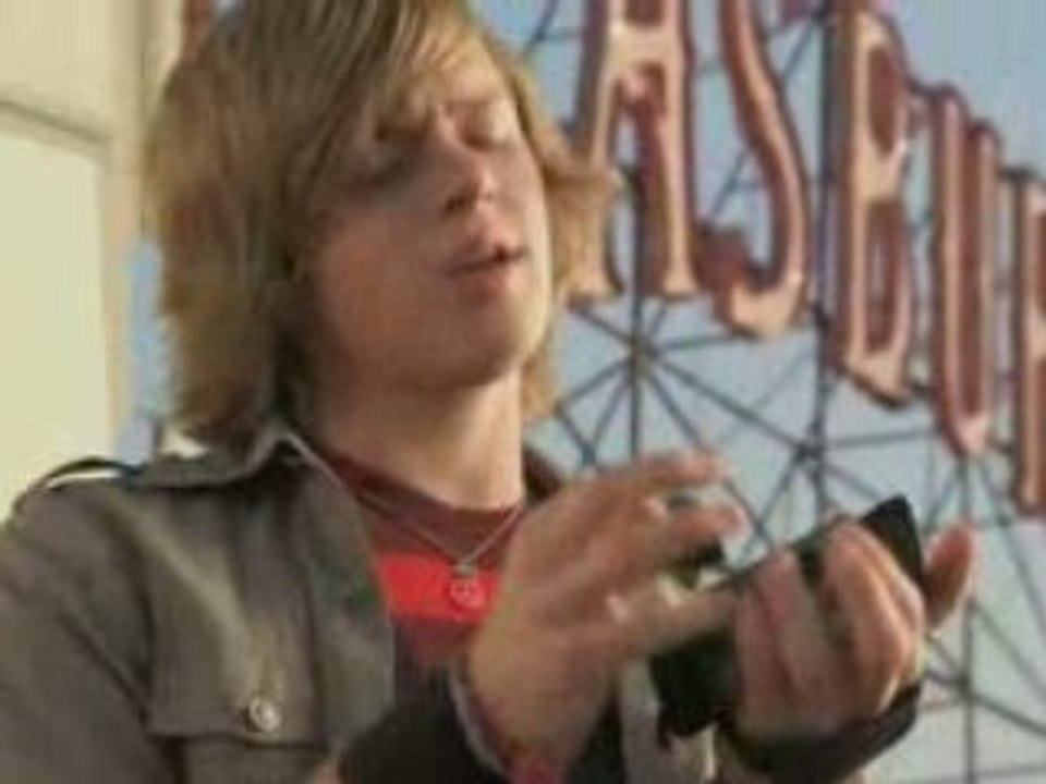 Guitar Hero On Tour Nintendo DS Trailer